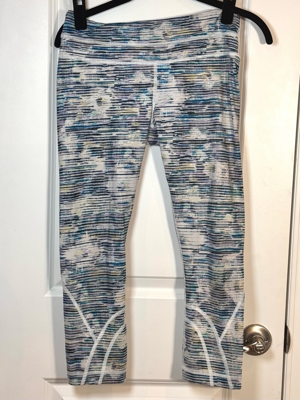 Lululemon Run Inspire Crop II Leggings 6 Blurry Belle Multi Luxtreme Running